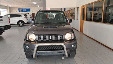 2016-Suzuki-Jimny-13_2