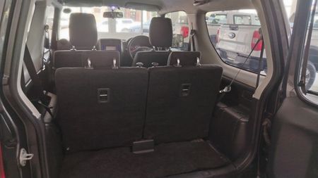 2016-Suzuki-Jimny-13_6