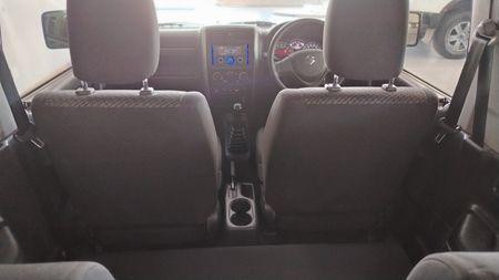 2016-Suzuki-Jimny-13_7