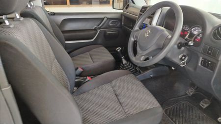 2016-Suzuki-Jimny-13_8