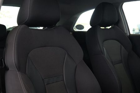 2012-Audi-A1-14-TFSI-3-dr-Ambition_15