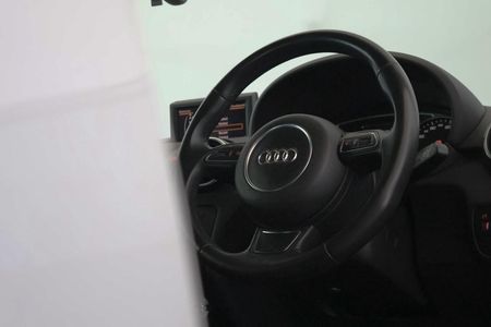2012-Audi-A1-14-TFSI-3-dr-Ambition_17