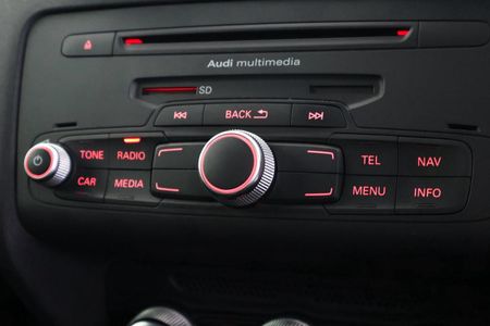 2012-Audi-A1-14-TFSI-3-dr-Ambition_21