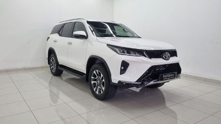 2025-Toyota-Fortuner-28-GD-6-4x4-Auto_0
