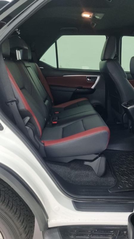 2025-Toyota-Fortuner-28-GD-6-4x4-Auto_19