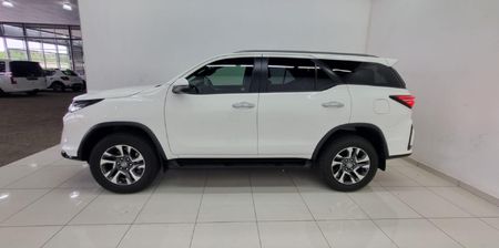 2025-Toyota-Fortuner-28-GD-6-4x4-Auto_6
