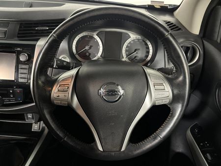 2019-Nissan-Navara-23D-Stealth-Double-Cab_12