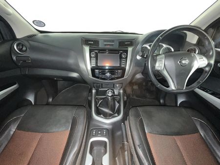 2019-Nissan-Navara-23D-Stealth-Double-Cab_1