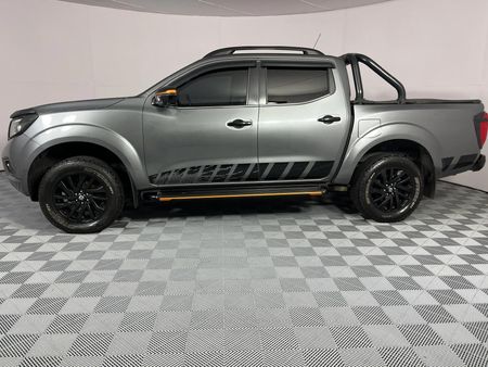 2019-Nissan-Navara-23D-Stealth-Double-Cab_20