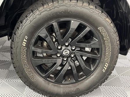 2019-Nissan-Navara-23D-Stealth-Double-Cab_5