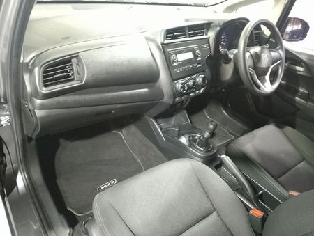 2020-Honda-Jazz-12-Trend_6