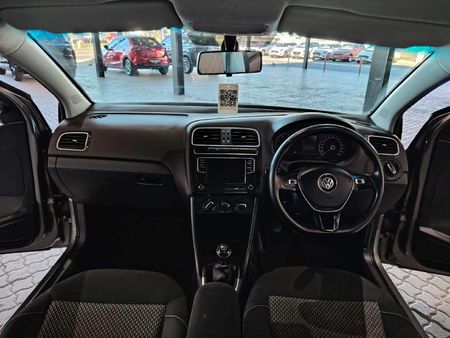 2020-Volkswagen-Polo-Vivo-16-Highline-5-dr_9
