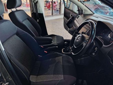2020-Volkswagen-Polo-Vivo-16-Highline-5-dr_10