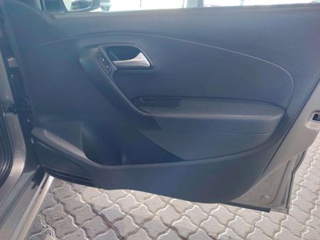 2020-Volkswagen-Polo-Vivo-16-Highline-5-dr_14