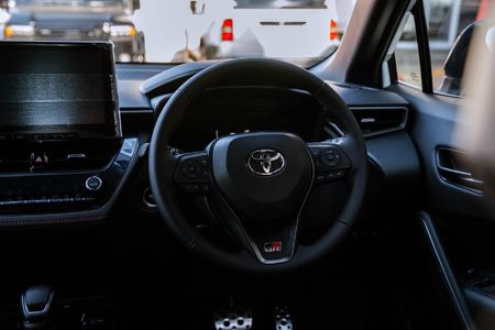 2026-Toyota-Corolla-Cross-18-GR-S-Hybrid_13