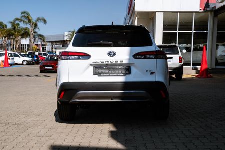 2026-Toyota-Corolla-Cross-18-GR-S-Hybrid_5