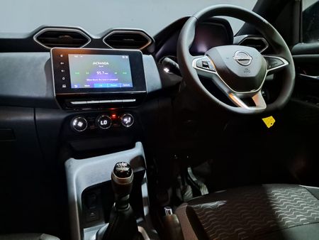 2026-Nissan-Magnite-10-Visia_9