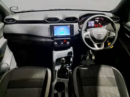 2026-Nissan-Magnite-10-Visia_10
