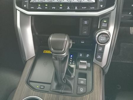 2025-Toyota-Land-Cruiser-300-V6-33D-ZX_12