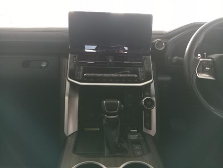 2025-Toyota-Land-Cruiser-300-V6-33D-ZX_16