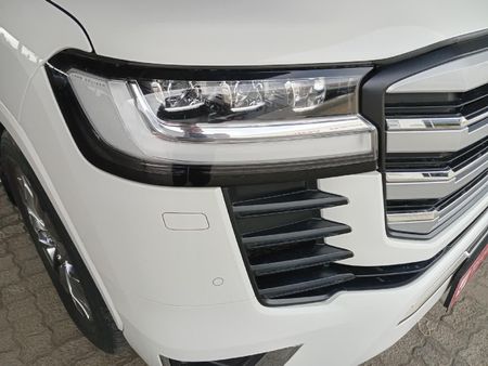2025-Toyota-Land-Cruiser-300-V6-33D-ZX_26
