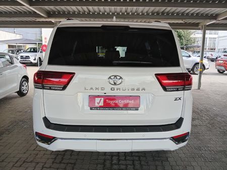 2025-Toyota-Land-Cruiser-300-V6-33D-ZX_4