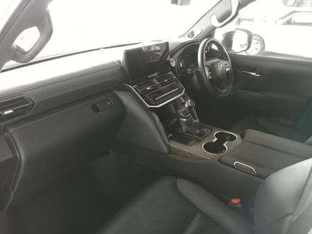 2025-Toyota-Land-Cruiser-300-V6-33D-ZX_6
