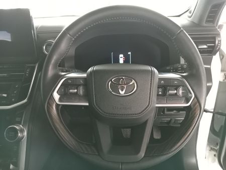 2025-Toyota-Land-Cruiser-300-V6-33D-ZX_7
