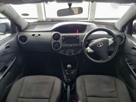 2018-Toyota-Etios-15-Xi-5-dr_9