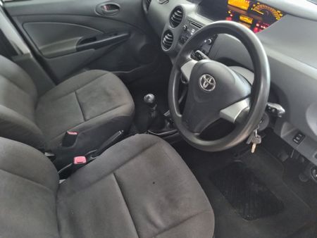 2018-Toyota-Etios-15-Xi-5-dr_10