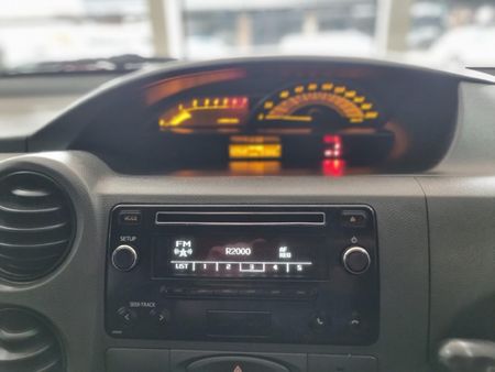2018-Toyota-Etios-15-Xi-5-dr_11