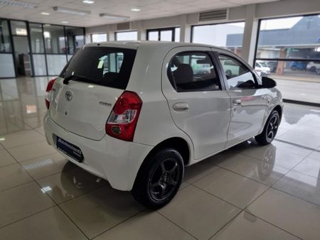 2018-Toyota-Etios-15-Xi-5-dr_12
