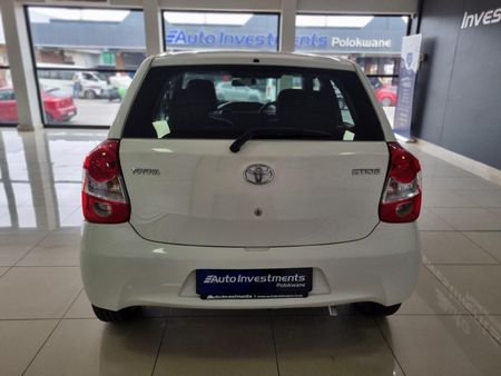 2018-Toyota-Etios-15-Xi-5-dr_13