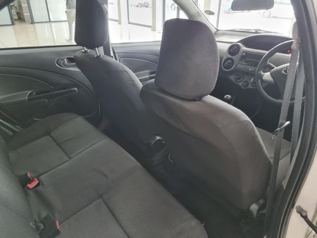 2018-Toyota-Etios-15-Xi-5-dr_8