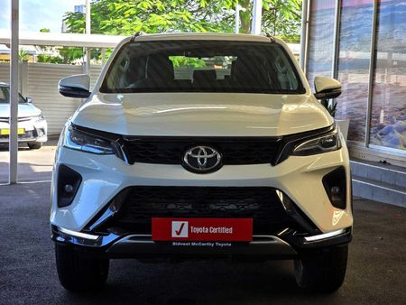 2025-Toyota-Fortuner-24-GD-6-RB-Auto_1