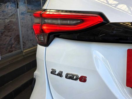 2025-Toyota-Fortuner-24-GD-6-RB-Auto_5