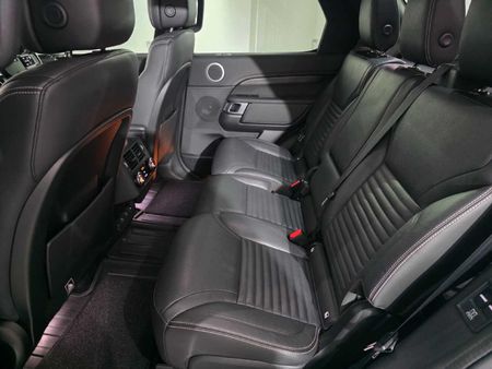 2022-Land-Rover-Discovery-30-TD-SE-R-Dynamic-D300_18