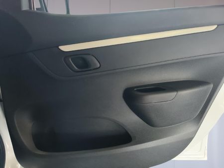 2026-Renault-Kwid-10-Climber-Auto_14