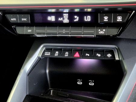 2025-Audi-A3-Sportback-35-TFSI-Auto_23