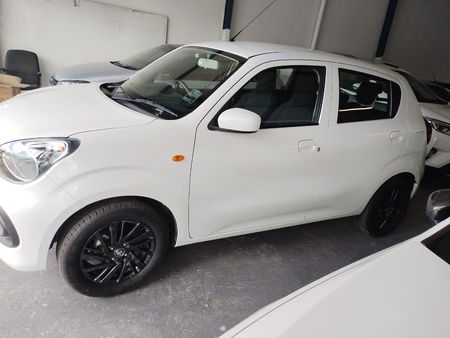 2025-Toyota-Vitz-10-XR_3