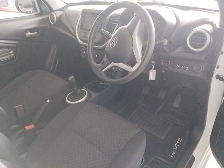 2025-Toyota-Vitz-10-XR_8