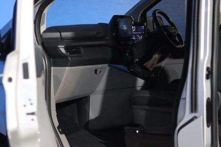 2025-Ford-Tourneo-Custom-20-TDCi-LWB-Trend-Auto_9