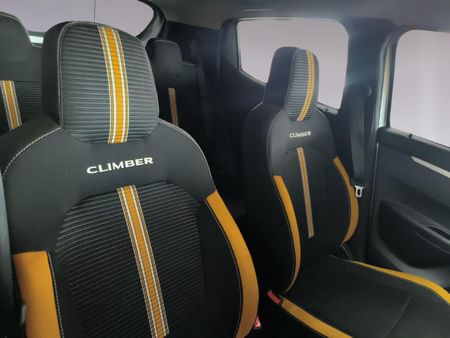 2025-Renault-Kwid-10-Climber_15
