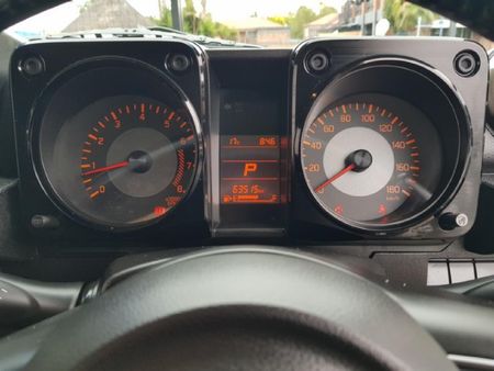 2020-Suzuki-Jimny-15-GLX-Auto_11