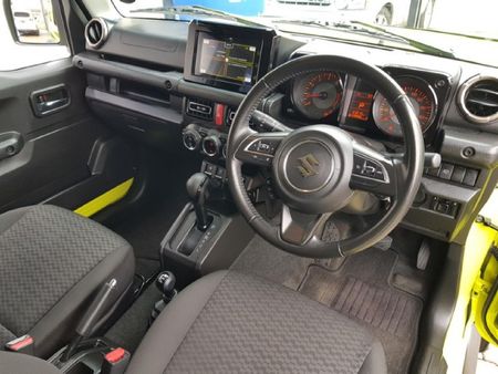 2020-Suzuki-Jimny-15-GLX-Auto_15