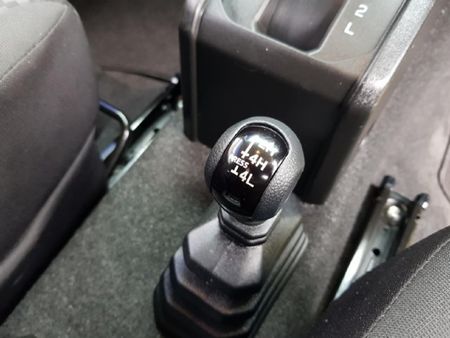 2020-Suzuki-Jimny-15-GLX-Auto_7
