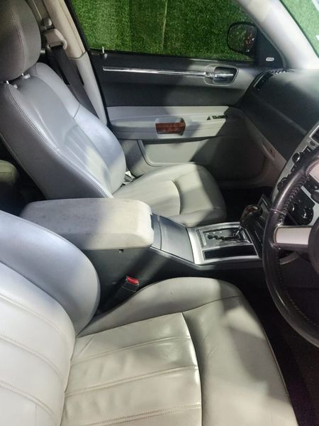 2006-Chrysler-300C-57-Hemi-V8-Auto_13