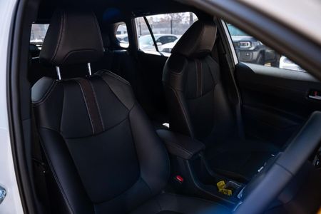 2026-Toyota-Corolla-Cross-18-XR-Hybrid_11