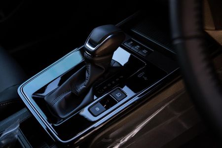 2026-Toyota-Corolla-Cross-18-XR-Hybrid_13