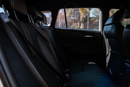 2026-Toyota-Corolla-Cross-18-XR-Hybrid_15